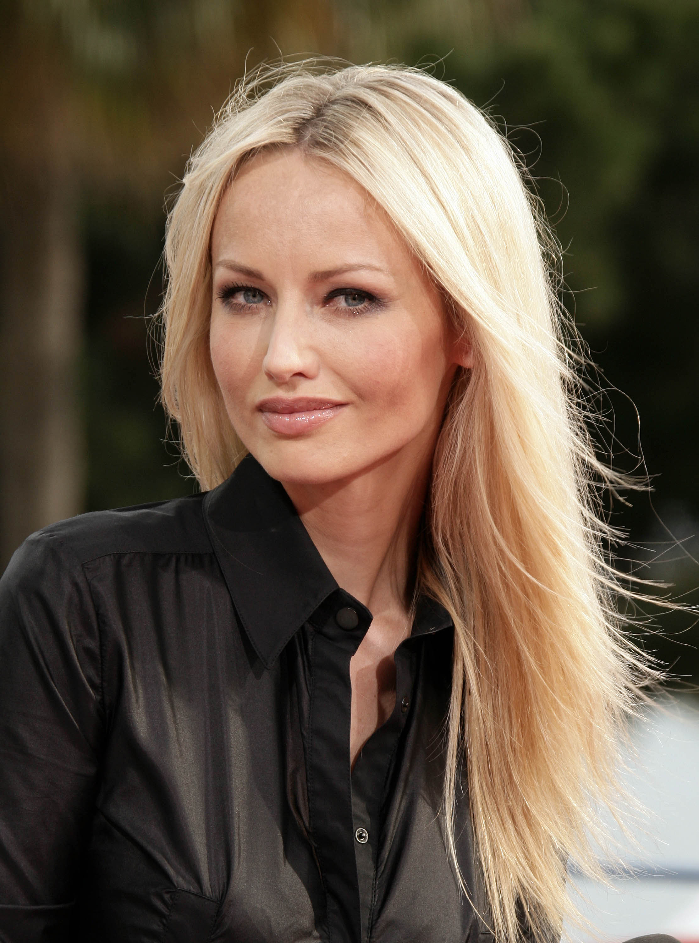 Adriana Sklenarikova-Karembeu photo gallery - page #7 | Celebs-Place.com