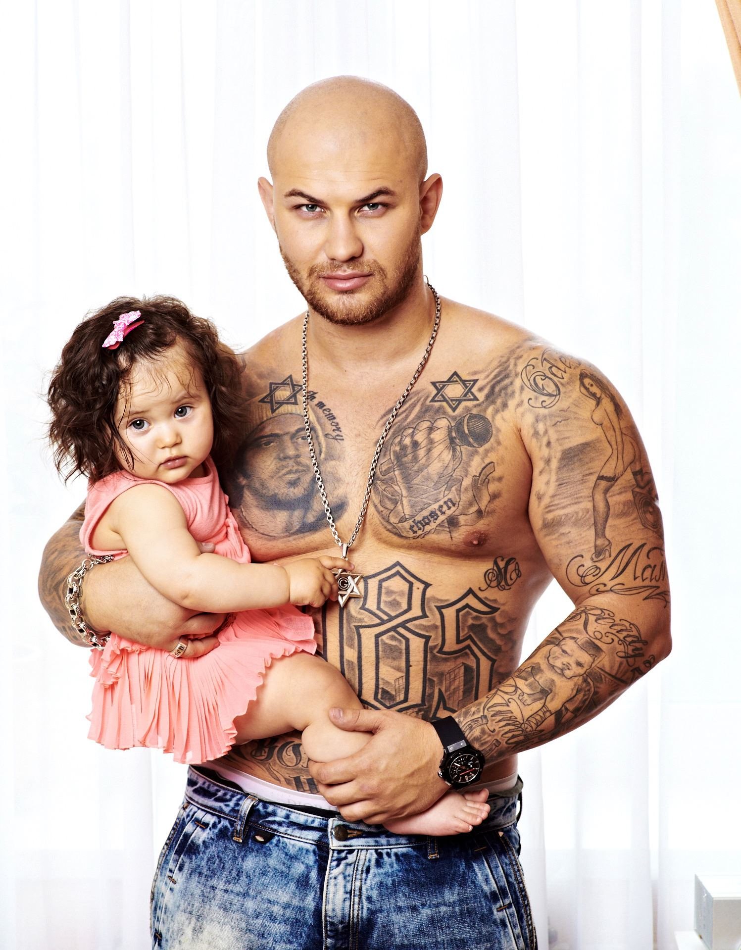 http://celebs-place.com/gallery/geegun/622677_4491125395006.jpg