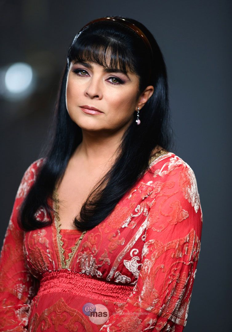 Rezultate imazhesh për victoria ruffo