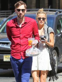 Kate Hudson spied with a Male Friend