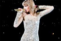 Who is the Best-Selling Artist around the Globe? Taylor Swift is!