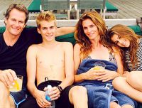 Cindy Crawford's Family pose Post-Swim