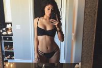 Kylie Jenner Shows Her Forms in Bikini Selfie