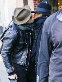 Justin Theroux has a Leash: is it for Jennifer Aniston or for Their Dog?