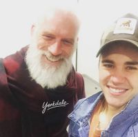 Fashion Santa and Justin Bieber, See the Pic!