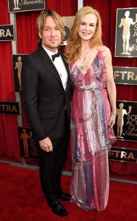 Tribute to Nicole Kidman and 2 Kids from Keith Urban at His Concert