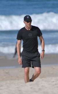 Tom Hiddleston, the Next James Bond, Jogs Without Taylor Swift in Australia