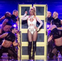Britney Spears Watches Thunder From Down Under With Her Mother