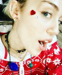Liam Hemsworth's Present For Miley Cyrus
