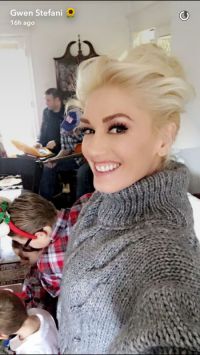 Blake Shelton Performs For Gwen Stefani's Family