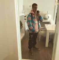 Justin Bieber Compensated for Time Out of Instagram by Posting Dozen Photos and Shirtless Selfies