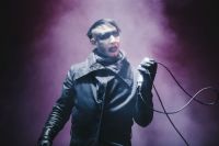 Marilyn Manson Throws His Microphone And Goes Offstage