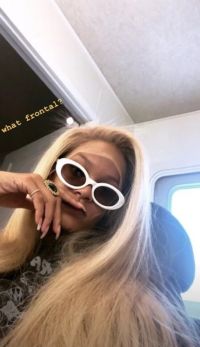 Rihanna became a blonde