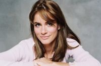 Amanda Peet removed in a new film 'Romanoffs'