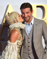 Lady Gaga kissed Bradley Cooper at the premiere in London