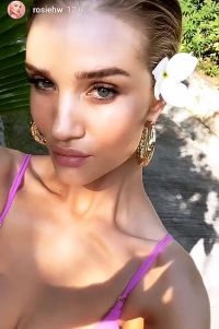 Rosie Huntington-Whitely Unveils New Swimsuit Models