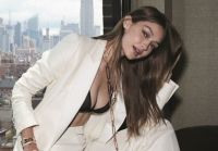 Gigi Hadid in seductive dresses tried on diamonds