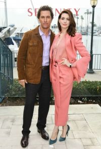 Anne Hathaway appeared in the costume of the most popular season shade