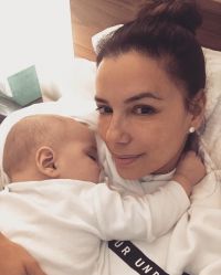 43-year-old Eva Longoria showed how she looks without makeup