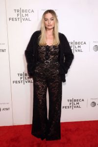 Margot Robbie shows what the sexiest jumpsuit looks like