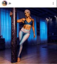 Jennifer Lopez shows a smart figure