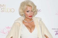 Paris Hilton admitted that she keeps 800 wigs