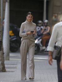 The girl of Leonardo DiCaprio rests in Barcelona