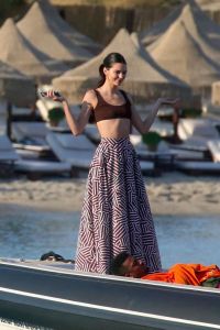 Kendall Jenner puts on the body with top and long skirt