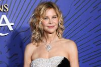 Meg Ryan shortened her nose?