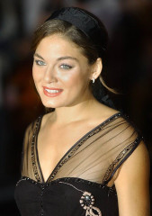 Alexa Davalos