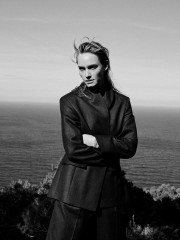 Amber Valletta