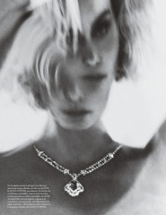 Amber Valletta