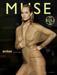Amber Valletta