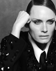Amber Valletta