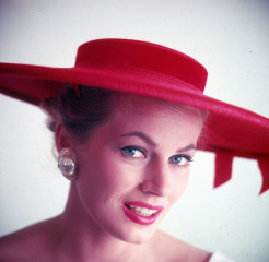 Anita Ekberg