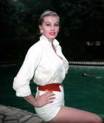 Anita Ekberg