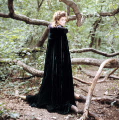 Anna Friel