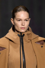 Anna Ewers