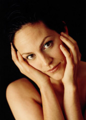 Annabeth Gish