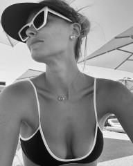 Bar Refaeli