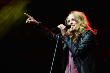 Bridgit Mendler
