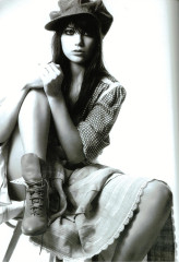 Daisy Lowe