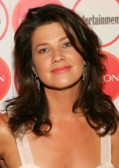 Daphne Zuniga