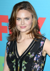 Emily Deschanel