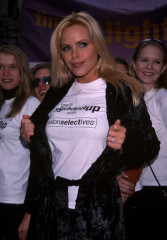 Gena Lee Nolin