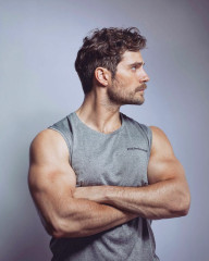 Henry Cavill