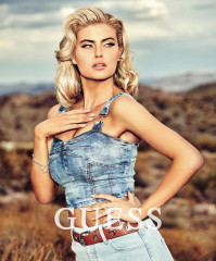 Kelly Stewart