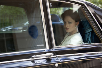 Lara Pulver