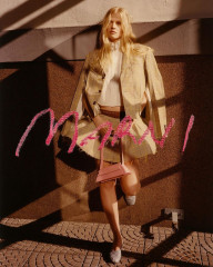 Lara Stone
