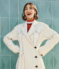 Lizzy Caplan